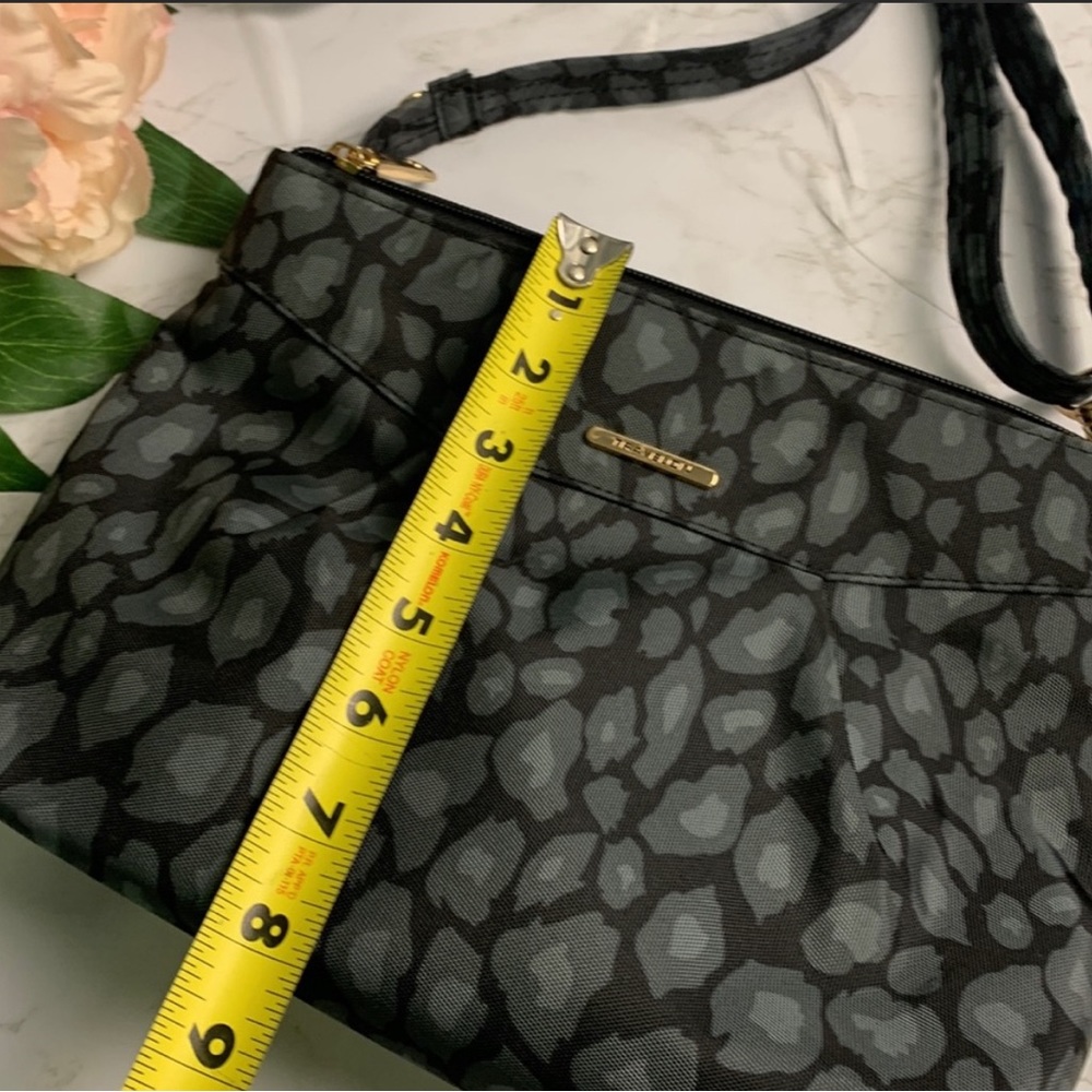 NWT Travelon Black & Gray Print Anti-Theft Crossbody Bag